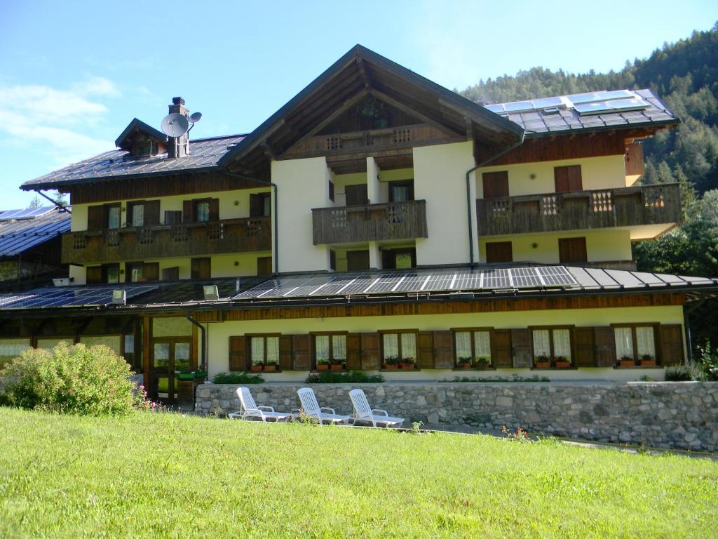 Albergo Nuoitas Forni di Sopra Exterior foto