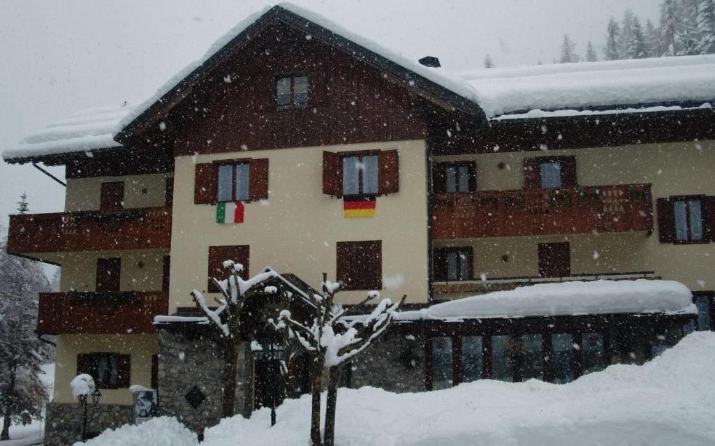 Albergo Nuoitas Forni di Sopra Exterior foto